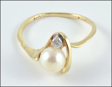 Pearl Ring in 14K Yellow Gold MAIN