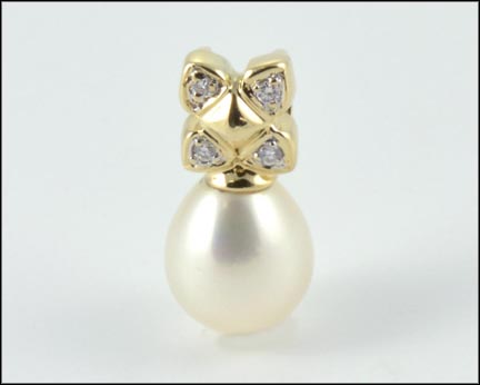 Pearl Pendant in 14K Yellow Gold MAIN