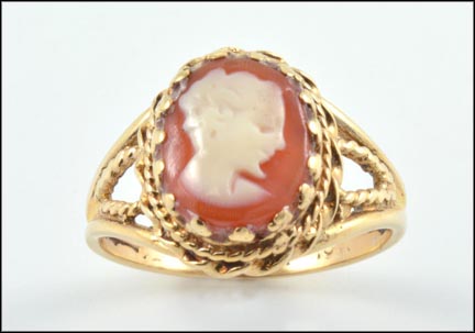 Cameo Ring in 10K Yellow Gold LARGE
