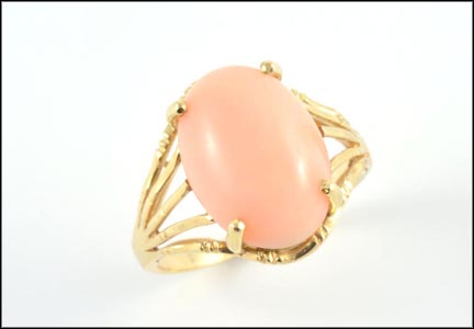 Coral Ring in Yellow Gold LARGE