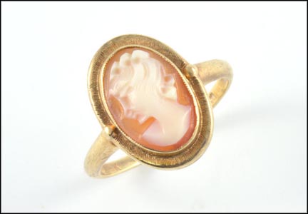Cameo Ring in 10K Yellow Gold LARGE