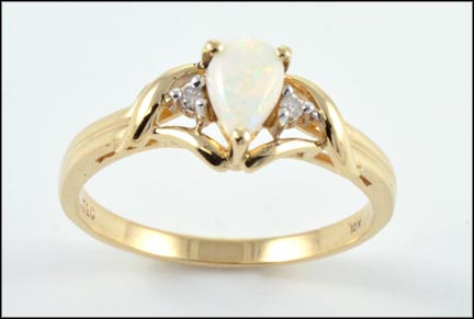 Opal Ring in 10K Yellow Gold LARGE