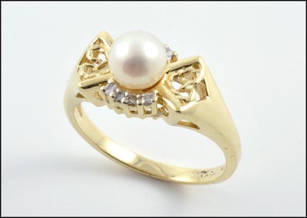 Pearl Ring in 14K Yellow Gold LARGE