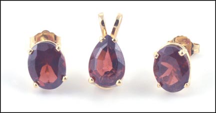 Garnet Earrings and Pendant Set in 14K Yellow Gold LARGE