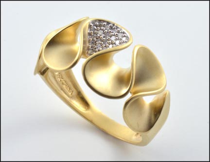 Ribbon Ring in 18K Yellow Gold MAIN
