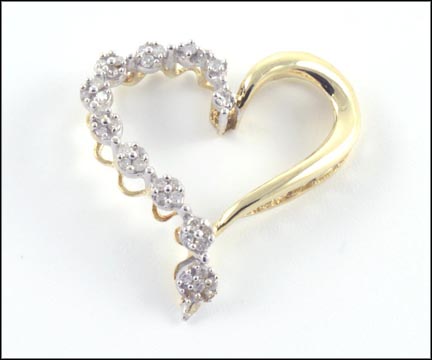 Heart Pendant in Yellow Gold MAIN