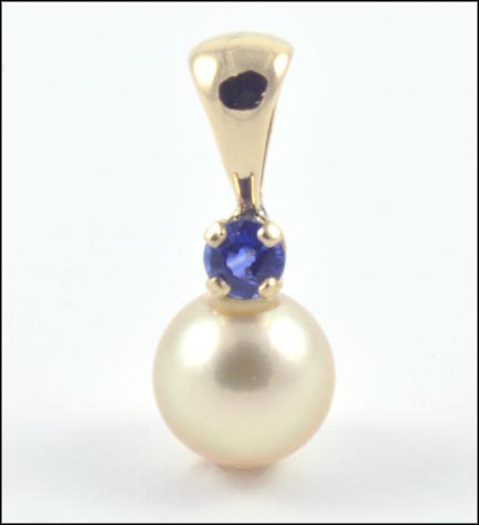 Pearl Pendant with Sapphire in 14K Yellow Gold MAIN