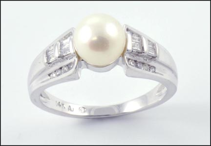 Pearl Ring in 14K White Gold LARGE