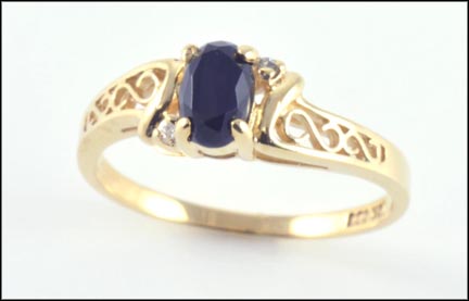 Onyx Ring in 10K Yellow Gold MAIN