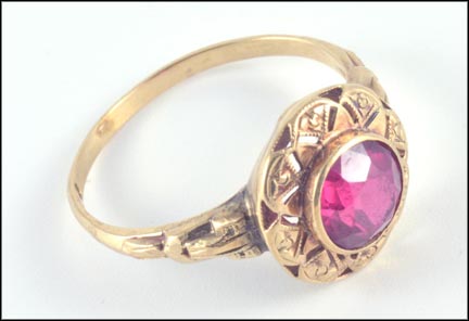 Vintage Synthetic Stone Ring in 10K Yellow Gold MAIN