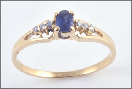 Sapphire Ring in 14K Yellow Gold MAIN