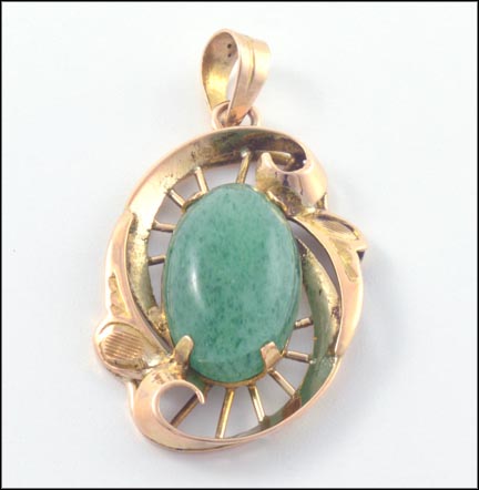 Adventurine Pendant in Yellow Gold LARGE