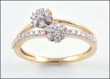 Diamond Bypass Ring in 18K Yellow Gold MAIN