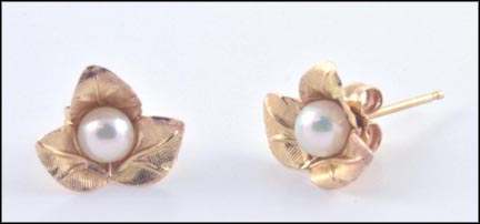 Pearl Earrings in Yellow Gold MAIN
