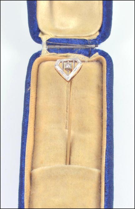 Vintage Stickpin in case in 14K Two-Tone Gold LARGE