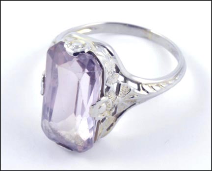 Vintage Filigree Amethyst Ring in 18K White Gold MAIN