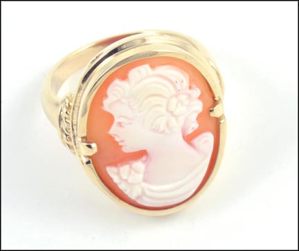 Cameo Ring in 10K Yellow Gold LARGE