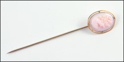 Cameo Pin in 10K Yellow Gold LARGE