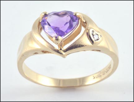Amethyst Heart Ring in 10K Yellow Gold MAIN