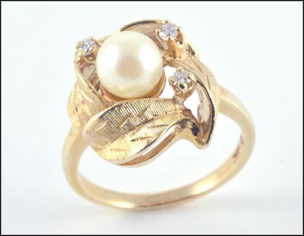 Pearl Ring in 14K Yellow Gold MAIN