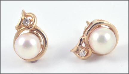 Pearl Stud Earrings in 14K Yellow Gold LARGE