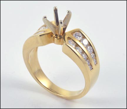 Semi-Mount Ring with Diamonds in 14K Yellow Gold MAIN