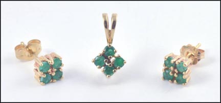 Emerald Earring and Pendant Set in Yellow Gold LARGE