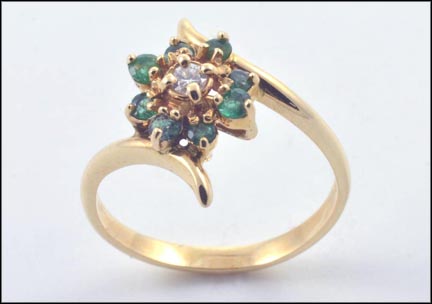 Emerald Cluster Ring in Yellow Gold MAIN