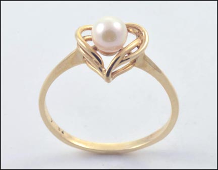 Heart Ring with Pearl in 10K Yellow Gold MAIN