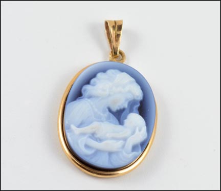 Mother and Child Cameo Pendant in 14K Yellow Gold LARGE