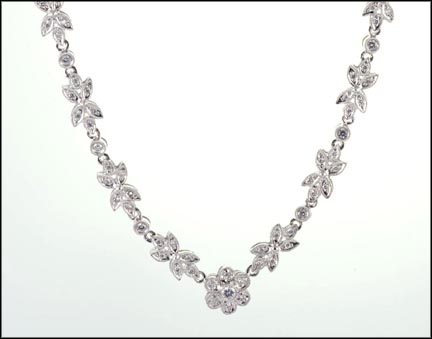Diamond Necklace in 18K White Gold MAIN