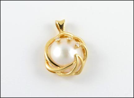 Mabe' Pearl and Diamond Pendant in 14K Yellow Gold LARGE