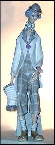 Clown With Concertina, Lladro Figurine  #1027 MAIN