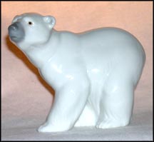 Attentive Polar Bear, Lladro Figurine  #1207 MAIN