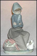 Girl With Ducks, Lladro Figurine  #1267 MAIN