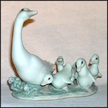 Ducklings, Lladro Figurine  #1307 MAIN