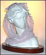 Lavender Lady, Lladro Figurine  #1667 MAIN