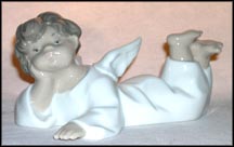 Angel Laying Down, Lladro Figurine  #4541 MAIN