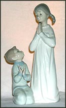 Teaching To Pray, Lladro Figurine  #4779 MAIN