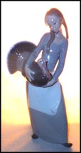 Little Girl With Turkey, Lladro Figurine  #4814 MAIN