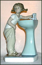 Clean Up Time, Lladro Figurine  #4838 MAIN