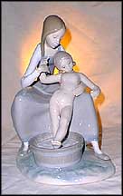 Bathing The Girl, Lladro Figurine  #4890 MAIN