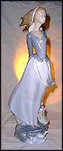 Sea Breeze, Lladro Figurine  #4922 MAIN