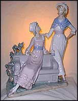 Ladies Talking, Lladro Figurine  #5042 MAIN