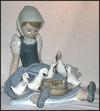 My Hungry Brood, Lladro Figurine  #5074 MAIN