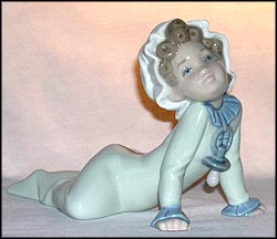 Baby On Floor, Lladro Figurine  #5101 MAIN