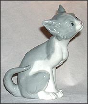 Cat, Lladro Figurine  #5113 MAIN