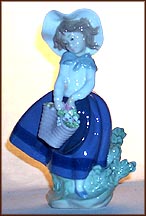 Pretty Pickings, Lladro Figurine  #5222 MAIN