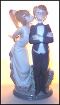Let's Make Up, Lladro Figurine  #5555 MAIN
