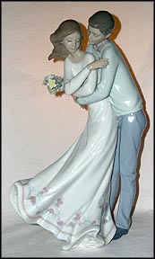 Love's Embrace, Lladro Figurine  #6704 MAIN